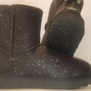 UGG Black Mini Bailey Bow, New NWOT